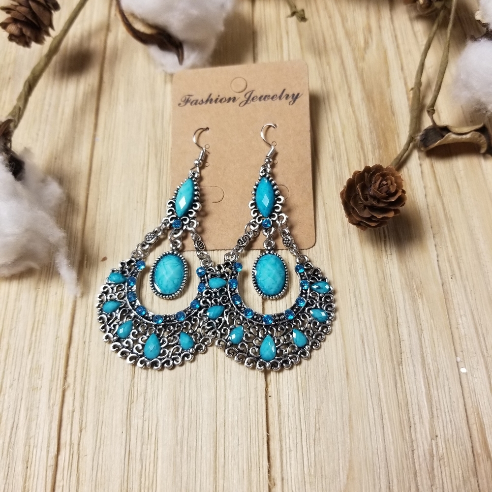 Gorgeous Beaded and Stone Bohemian TURQUOISE  Dangle earrings - Picture 4 of 13